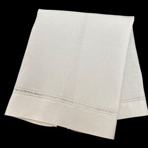 Vintage Ivory Linen Fingertip Towel  Decorative Hemstitch 16" x 13"